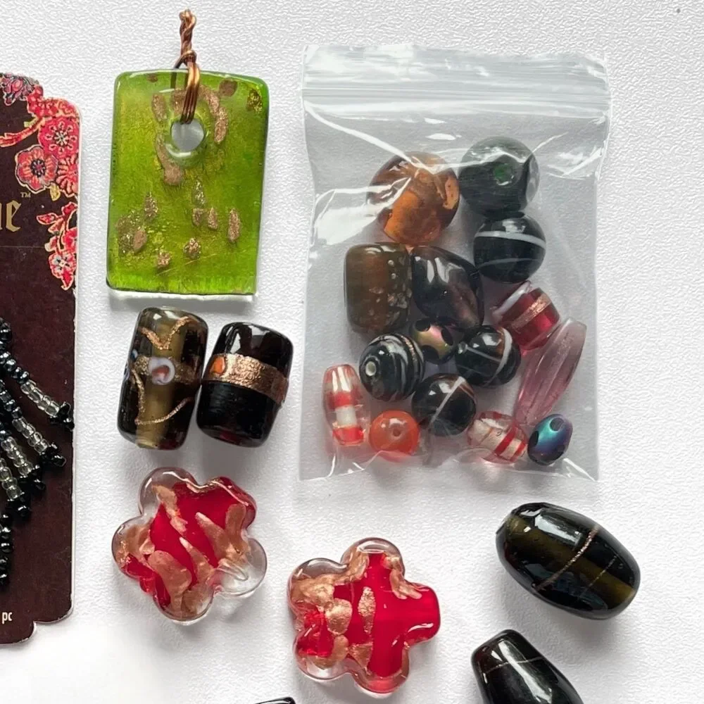 VTG - Now Mix Lot Beads Faceted Glass Lampwork Pressed Variety Jewelry Craft